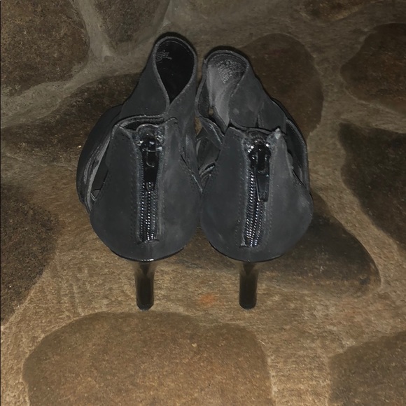 Unlisted black peep toe zip back heels size 8 - Picture 3 of 8